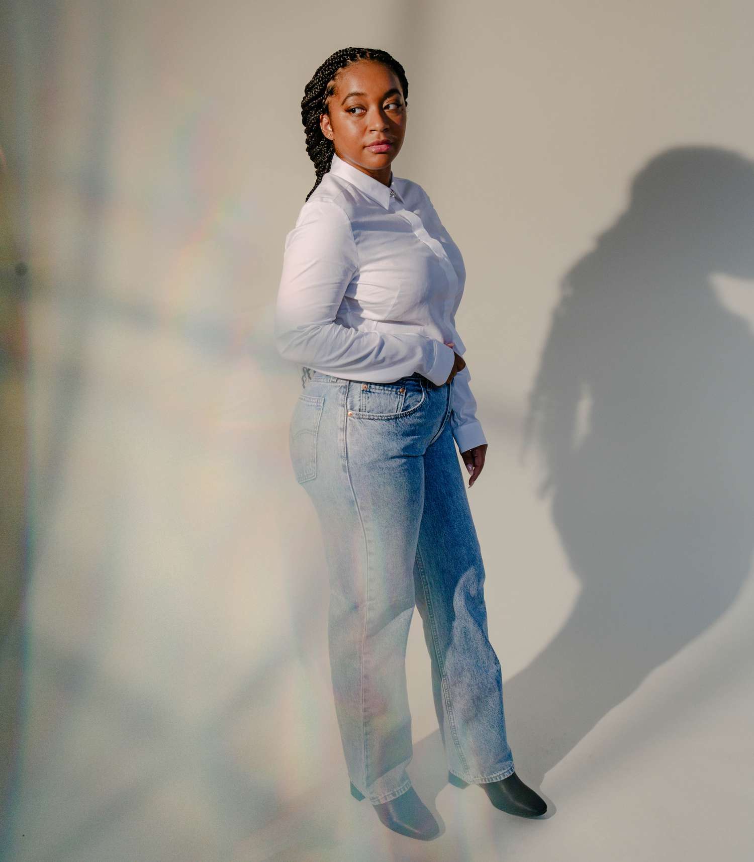 Tailor jeans, also known as structured or custom-fit jeans, offer a refined and polished alternative to traditional denim styles.