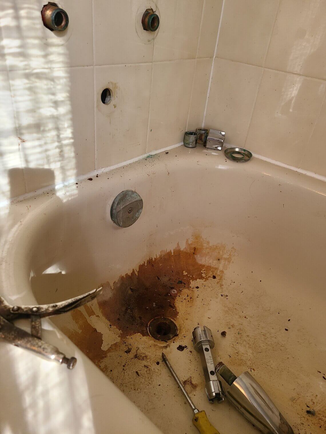 how to refinish a bathtub