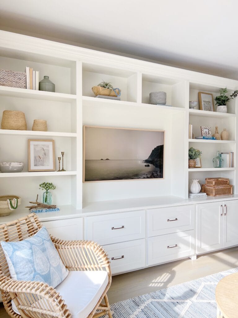 Decorative Delights: Creative Bookshelf Decorating Ideas