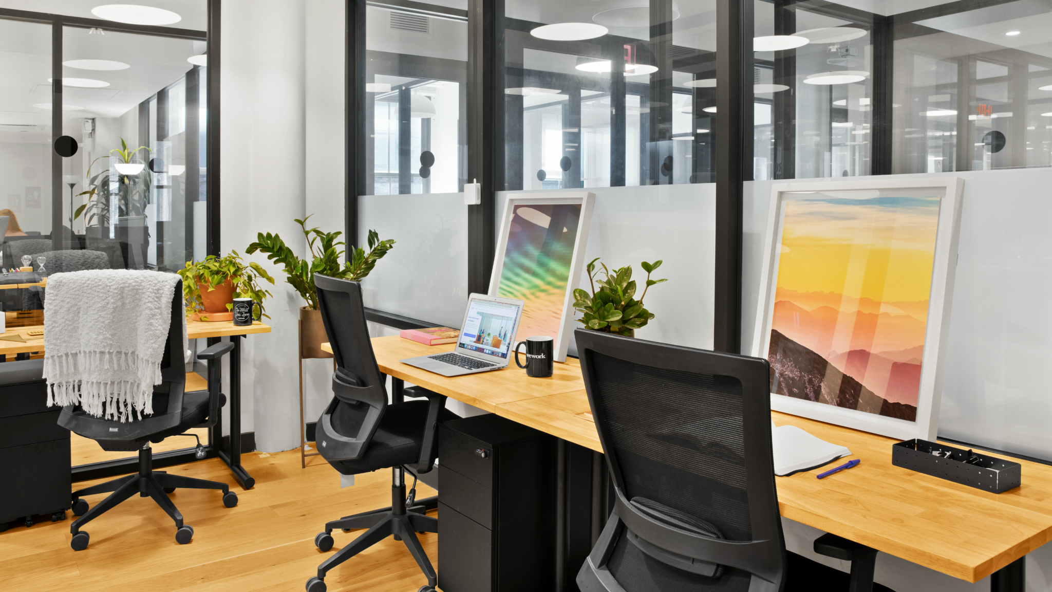 Desk Layout Ideas for Efficient Workspaces