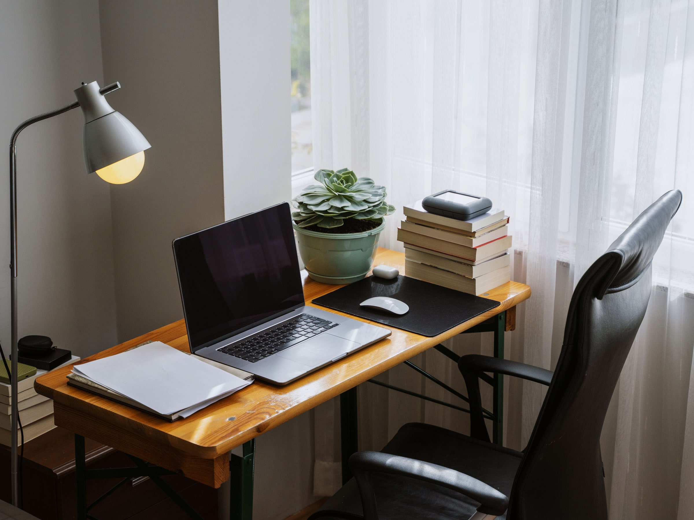 home office desk setup