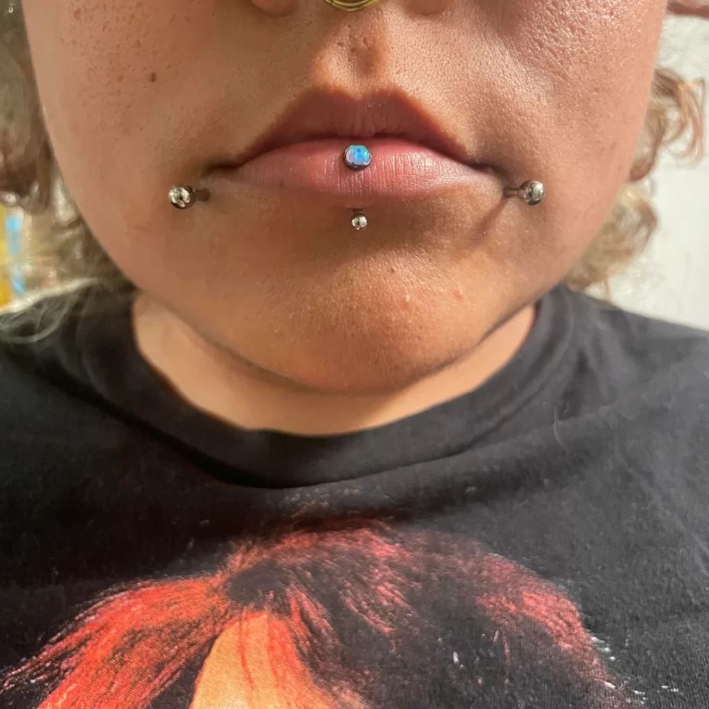 Double Vertical Labret