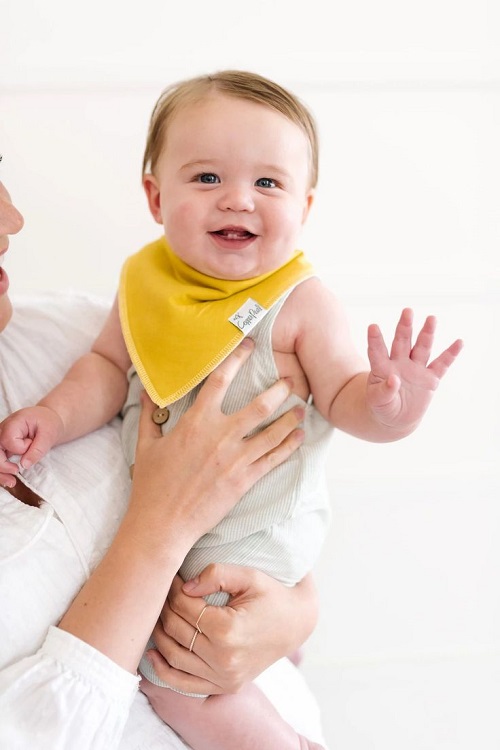 Are silicone or cloth bibs better?