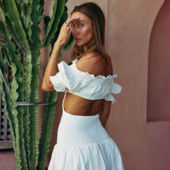 Sabo Skirt: Embracing Femininity and Versatility in Fashion