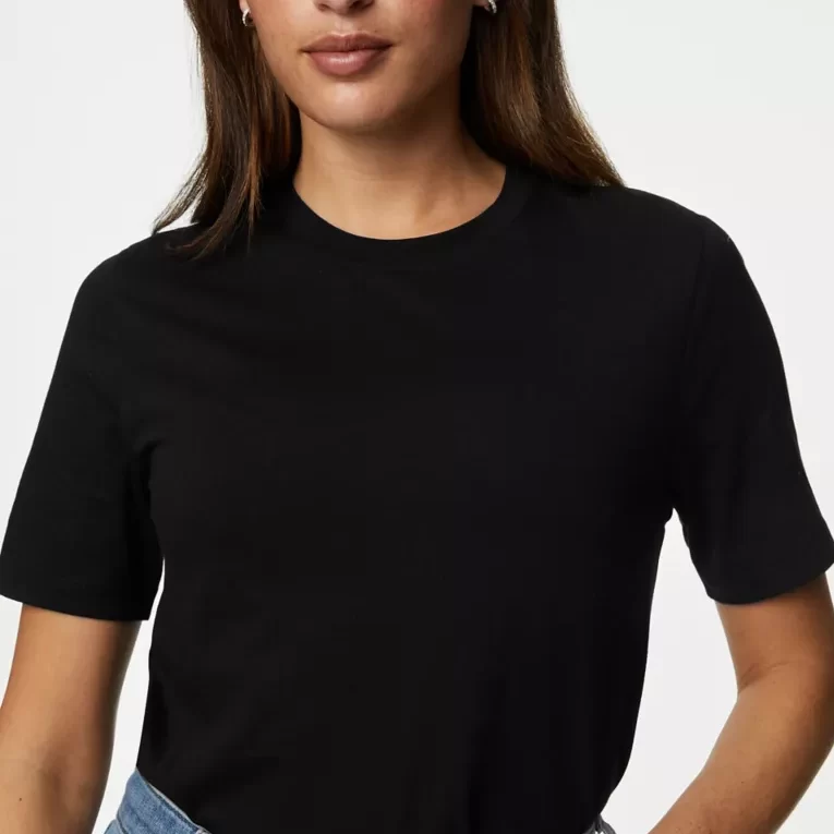 Celebrating Silhouette: The Rise of Fitted T Shirt Women
