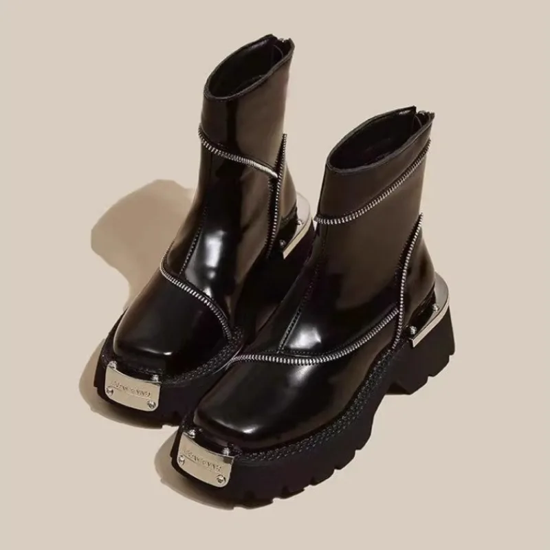 The Timeless Appeal of Women's Black Boots