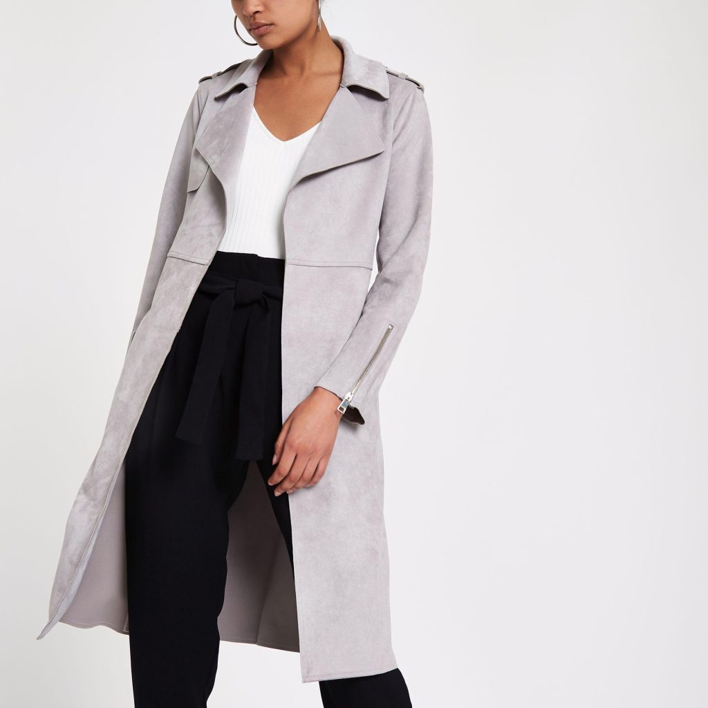 Gray trench coat – the shape is a very important part of the coat