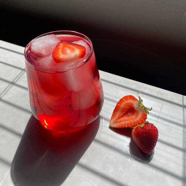 homemade strawberry iced tea