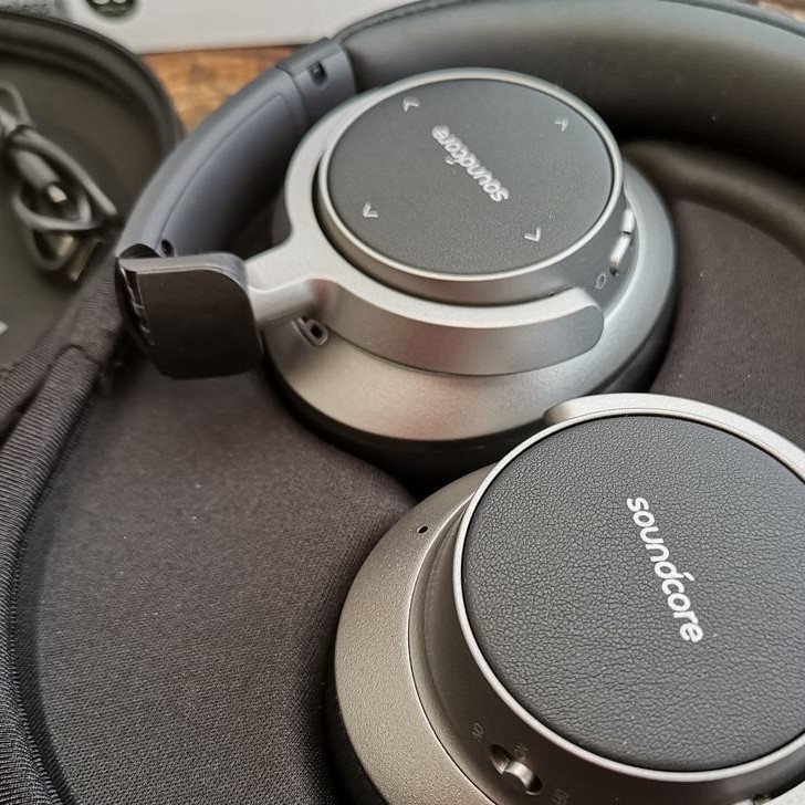 how to connect bluetooth headphones to samsung tv