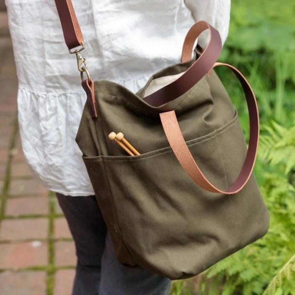 Crossbody Tote Bag: Must-Have Styles for 2025