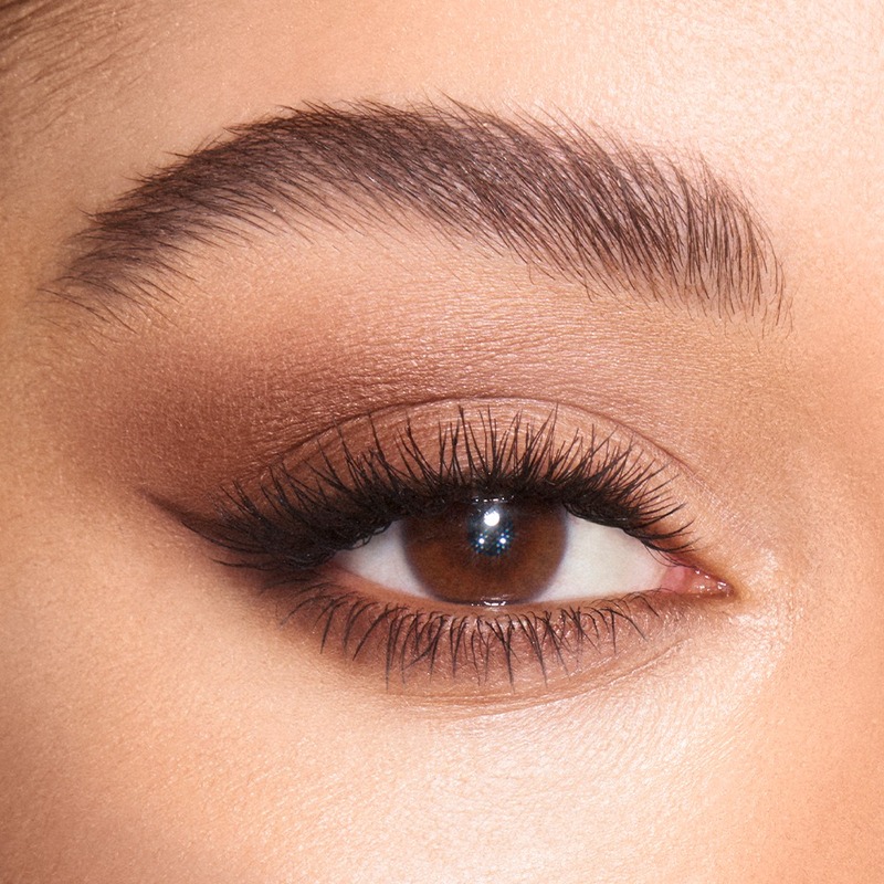 Neutral eyeshadow look