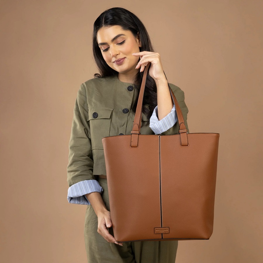 brown tote bag