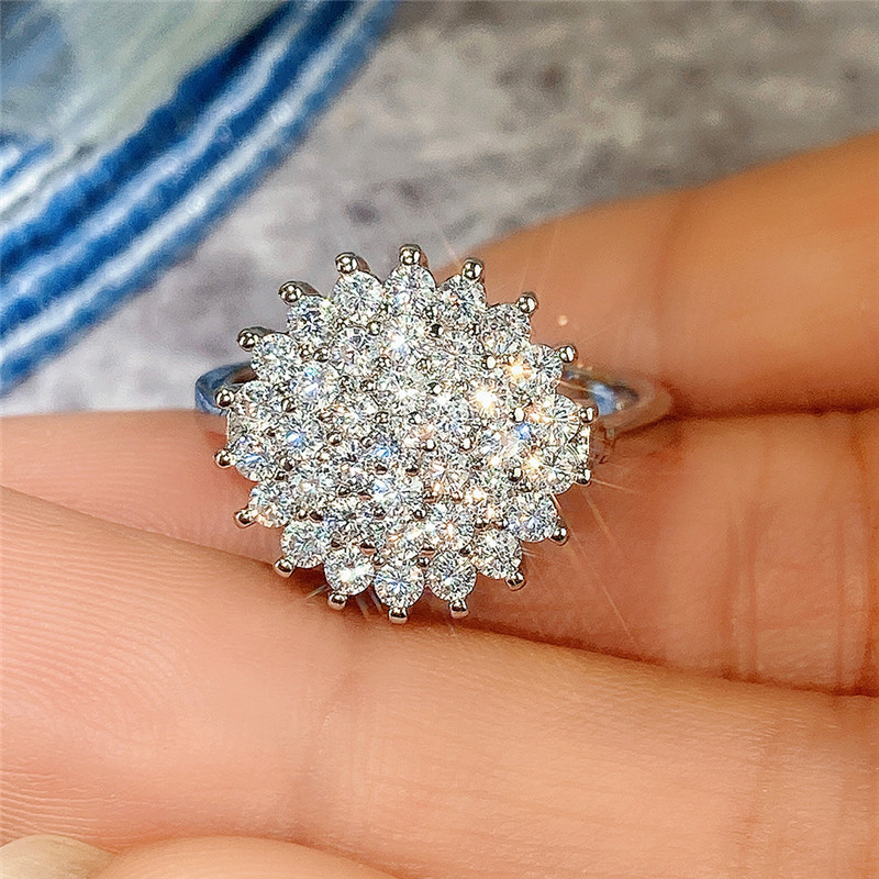 Guide to Wedding Band Styles for Fashion-Forward Couples