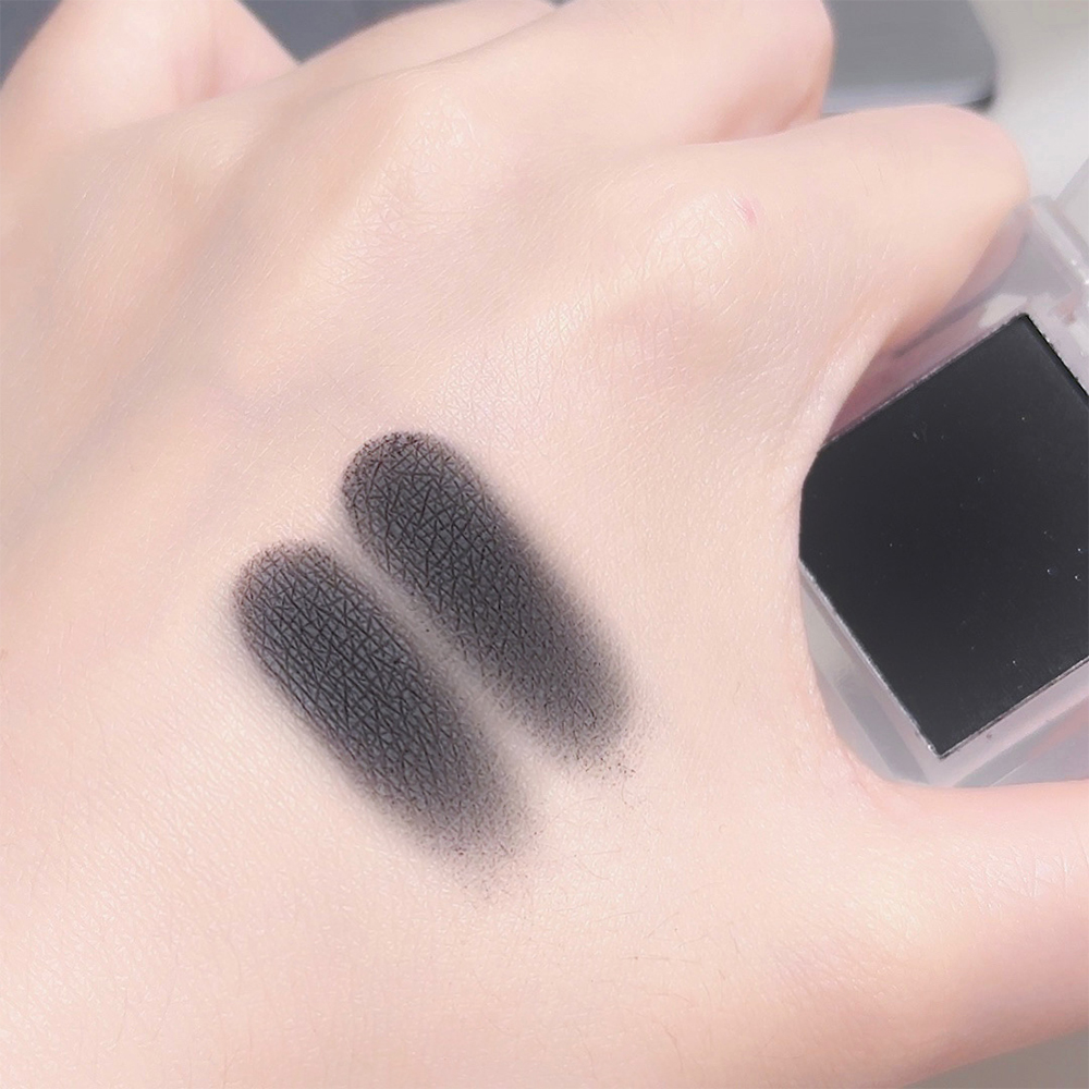 black eyeshadow looks