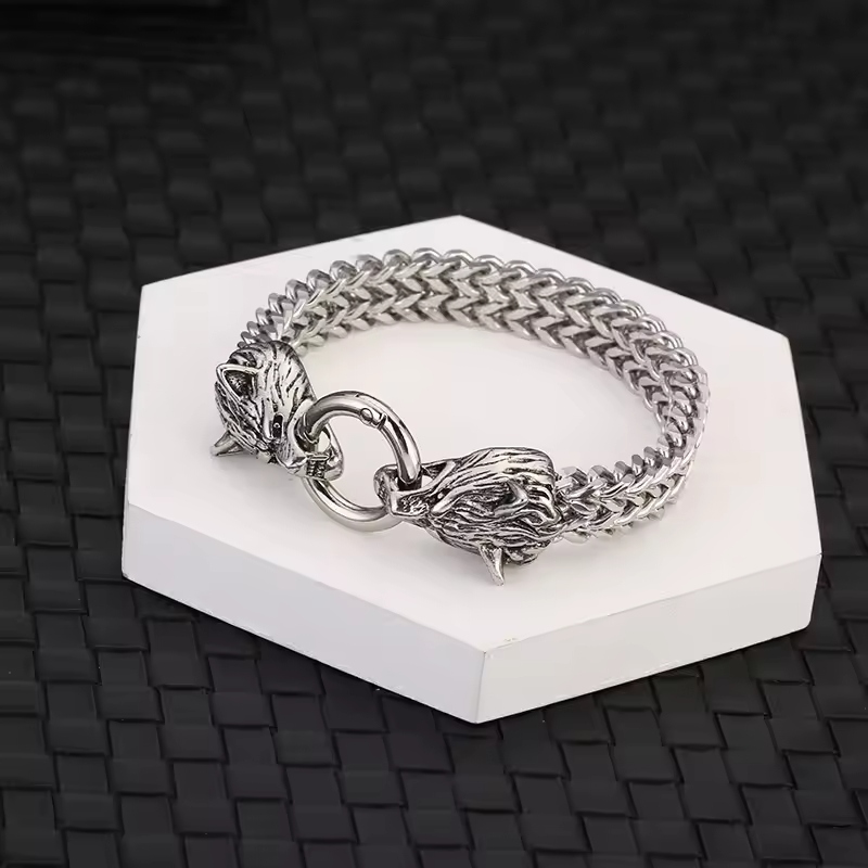 John Hardy jewelry began with an inspiring journey in 1975.