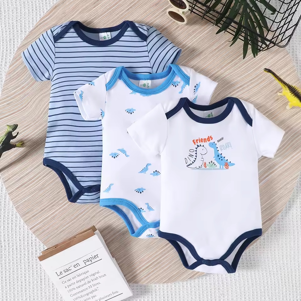 As parents of a newborn, knowing what essential baby boy clothes for 0-3 months to stock up on is crucial.