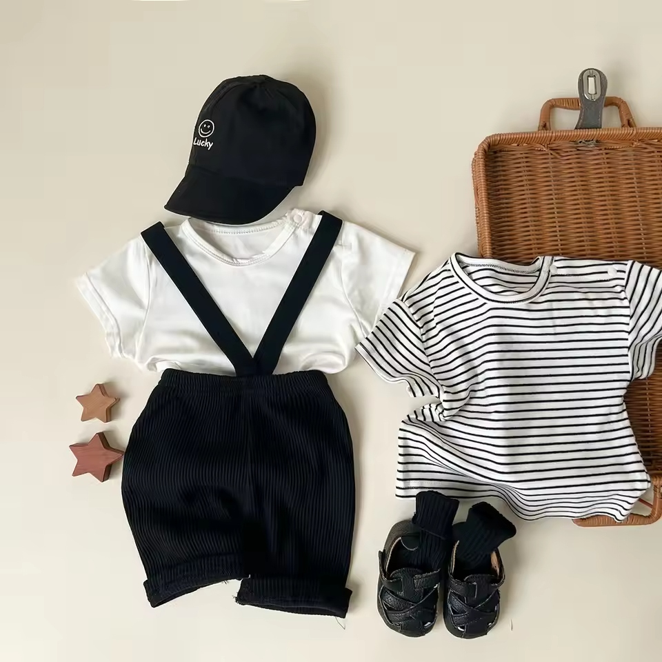 With each season, trends shift and the realm of baby fashion is no exception.