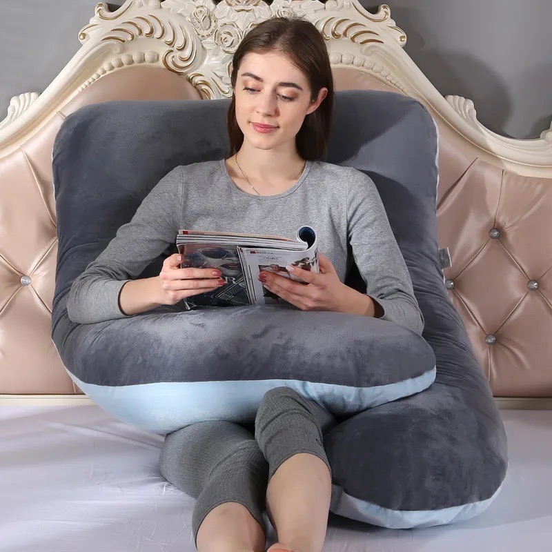 How to Sleep in a Pregnancy Pillow for Comfort