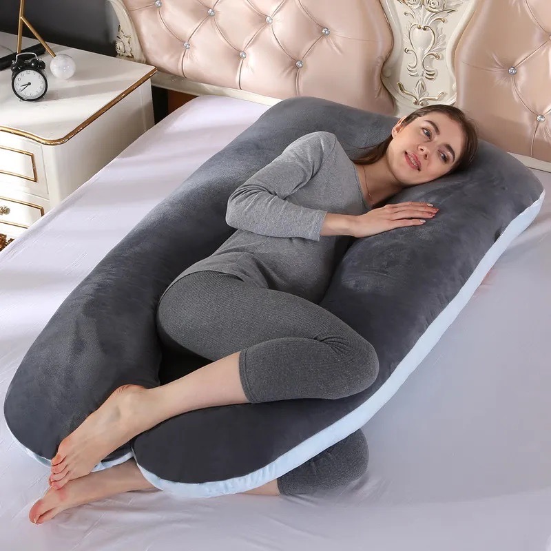 How to Sleep in a Pregnancy Pillow for Comfort