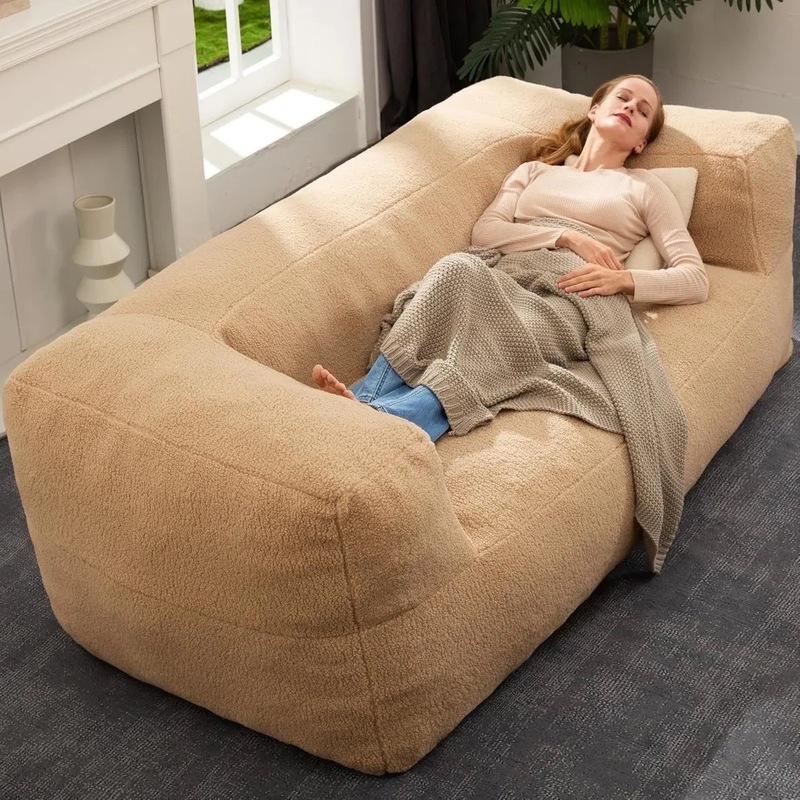 Leather Sofas and Sectionals in Living Spaces