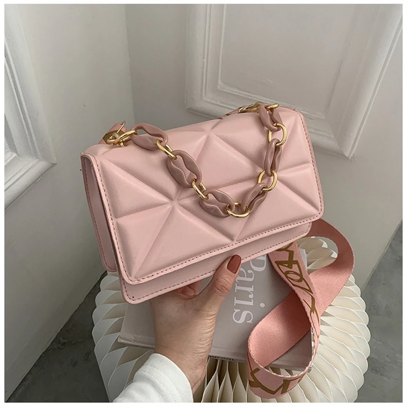 How to Style a Pink Handbag for Every Occasions