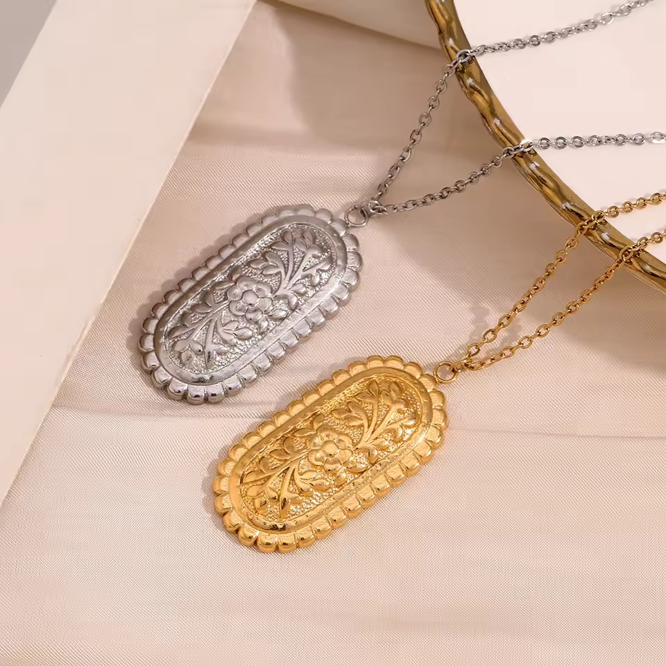 Julie Vos Jewelry is a celebrated name in the accessory world.