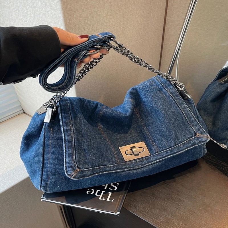 Styling Denim Handbags: Outfit Ideas for Everyone