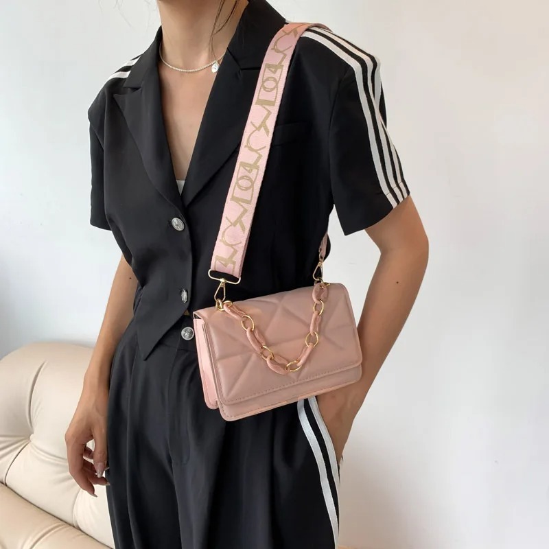 How to Style a Pink Handbag for Every Occasions